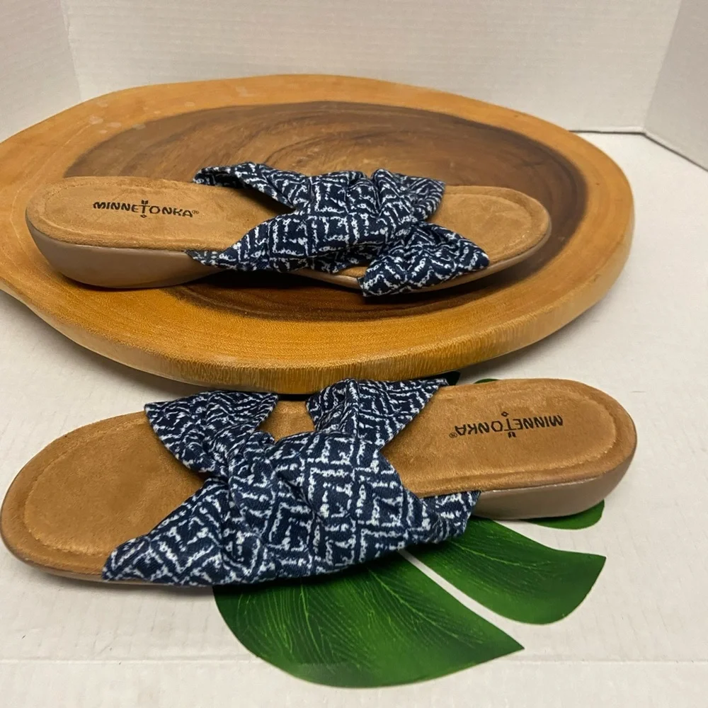Minnetonka Knot Southwest Sandals - Picture 2 of 7